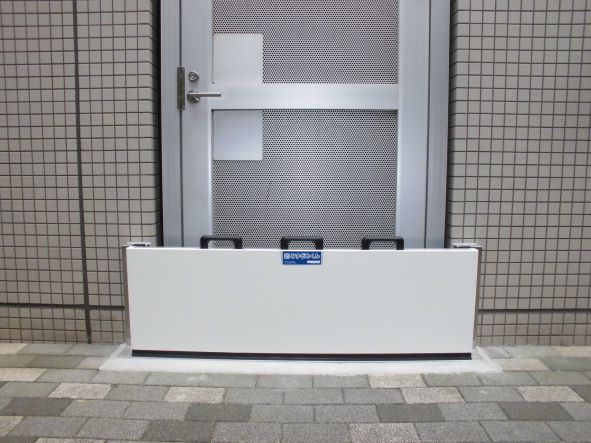 止水板の施工例（非常階段・設置）